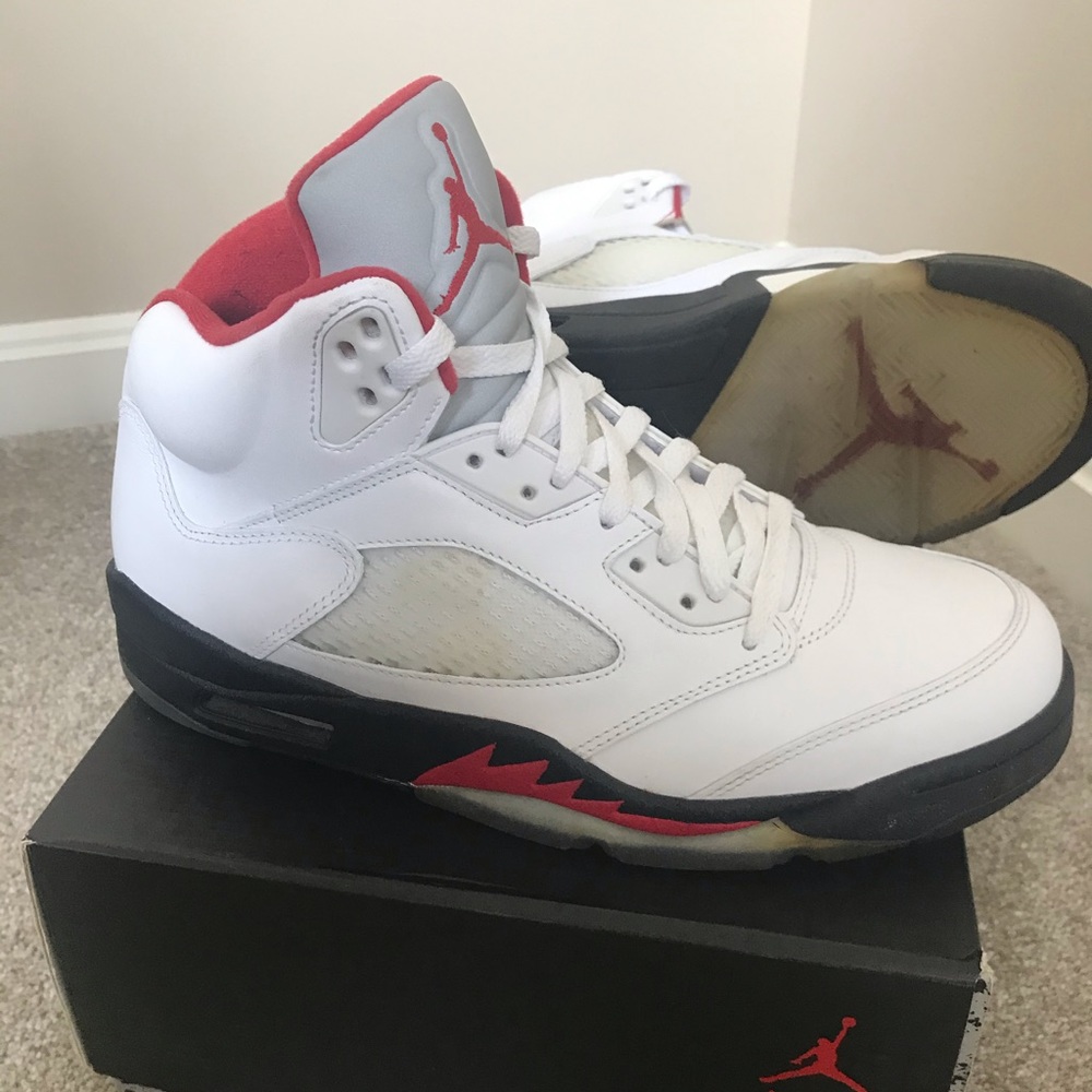 Jordan retro 5 fire red Sz 9 2013 grape v near Ds metallic aqua